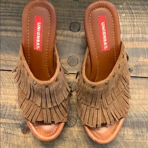 Super cute fringe clogs